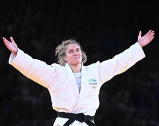 Zlata judoistka Andreja Leški se je vrnila v domovino