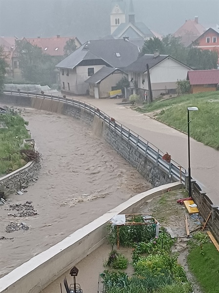 Na Gospodarski zbornici zaskrbljeni zaradi počasne obnove po poplavah