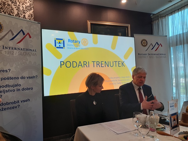 Rotary klub Slovenj Gradec: Projekt Podari trenutek razveseljuje osnovnošolske otroke