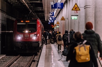 Napadi na omrežje hitrih vlakov v Parizu
