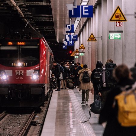 Napadi na omrežje hitrih vlakov v Parizu
